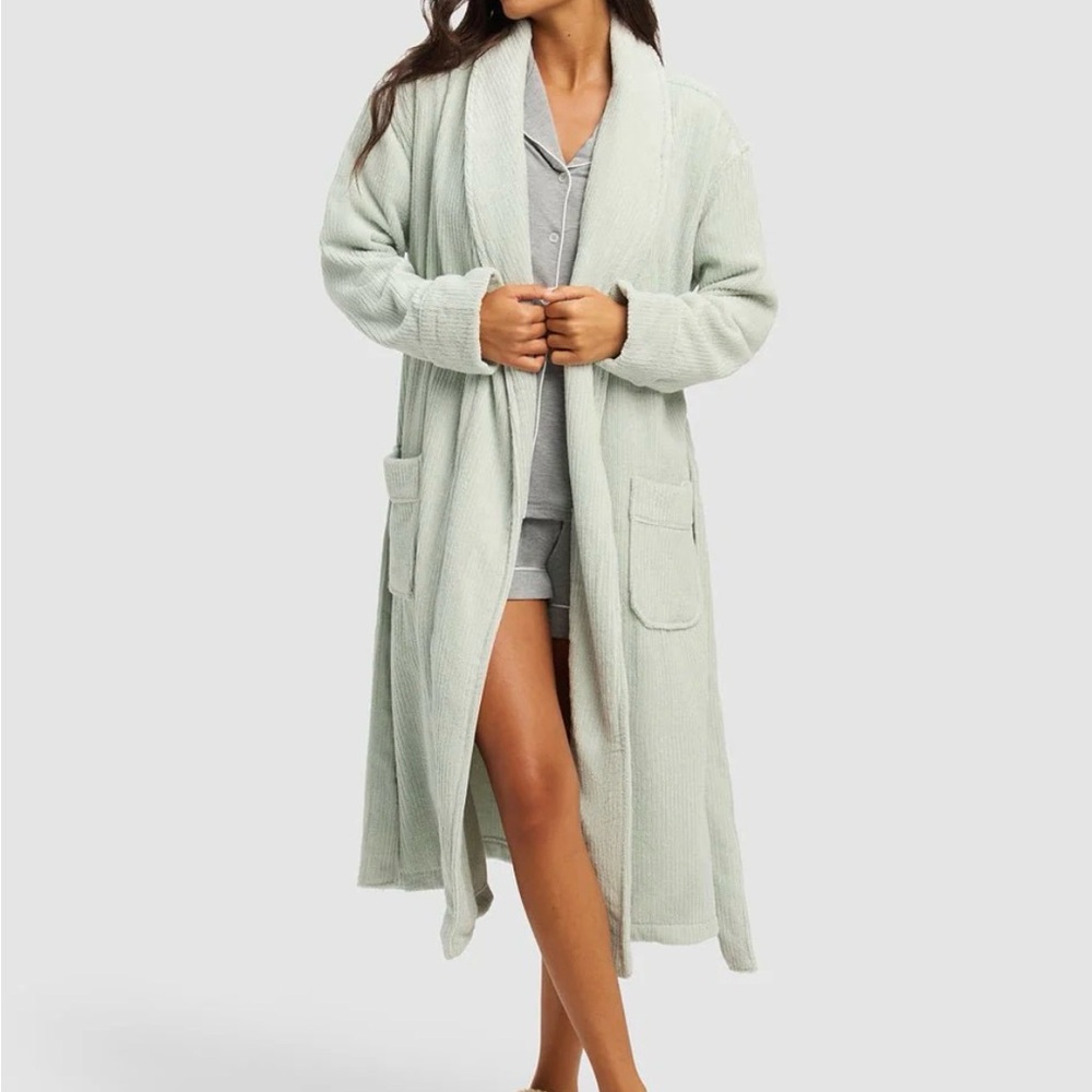 Cozy Earth Plush Cotton & Bamboo Ribbed Robe in “Laurel” - Picture 3 of 11